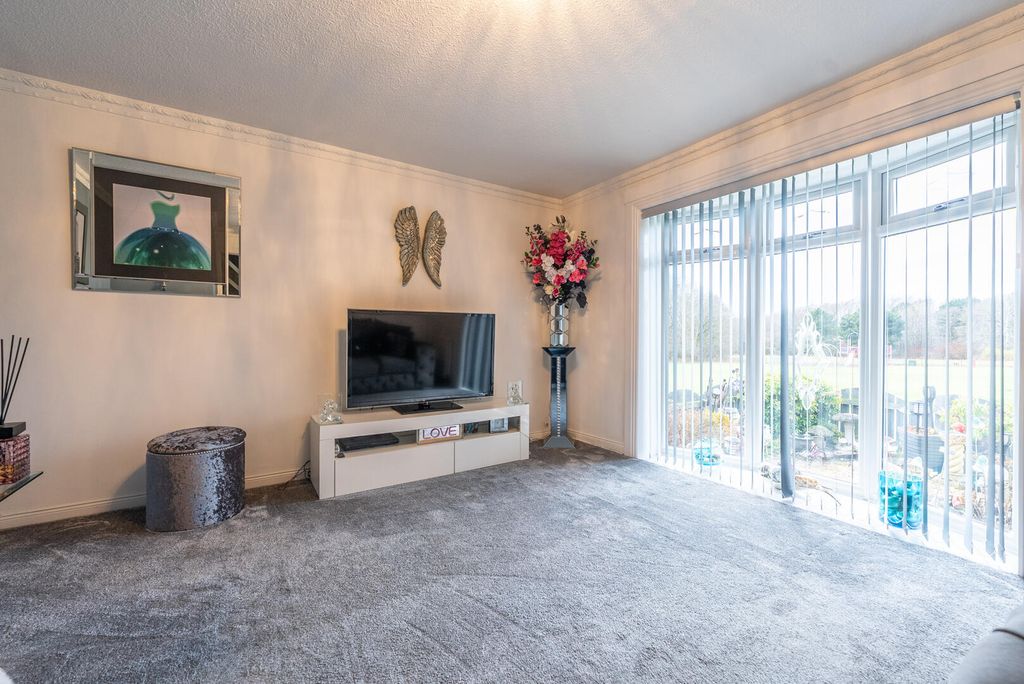 Property photo 2 of 26 Living Room