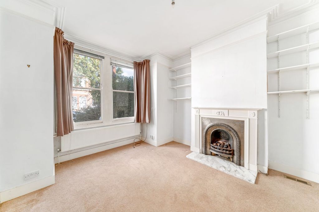 Property photo 2 of 11