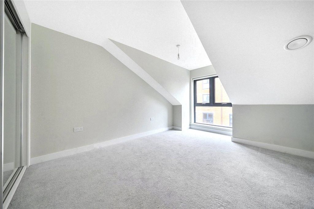 Property photo 1 of 14 Internal View