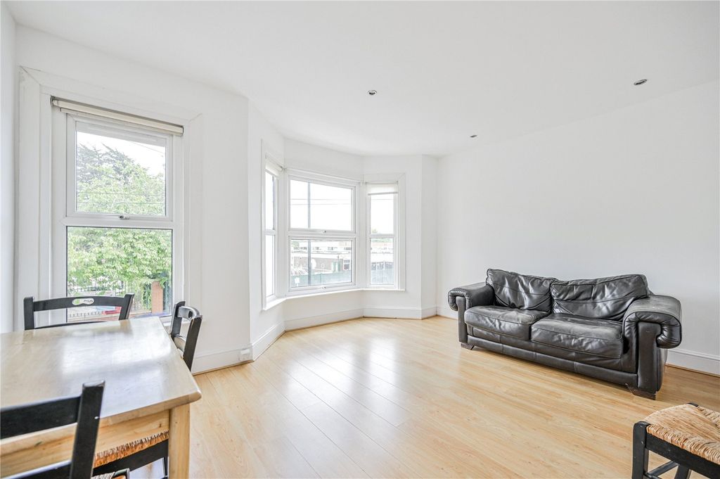 Property photo 1 of 10 Picture No. 02