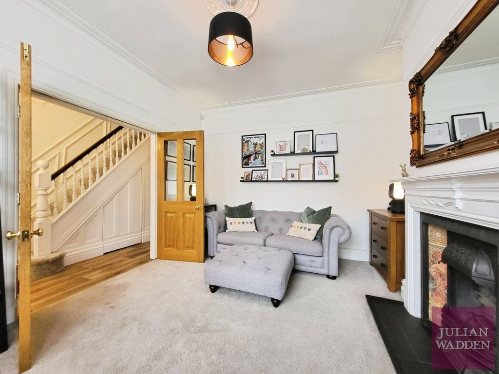 Property photo 3 of 34 Picture 3