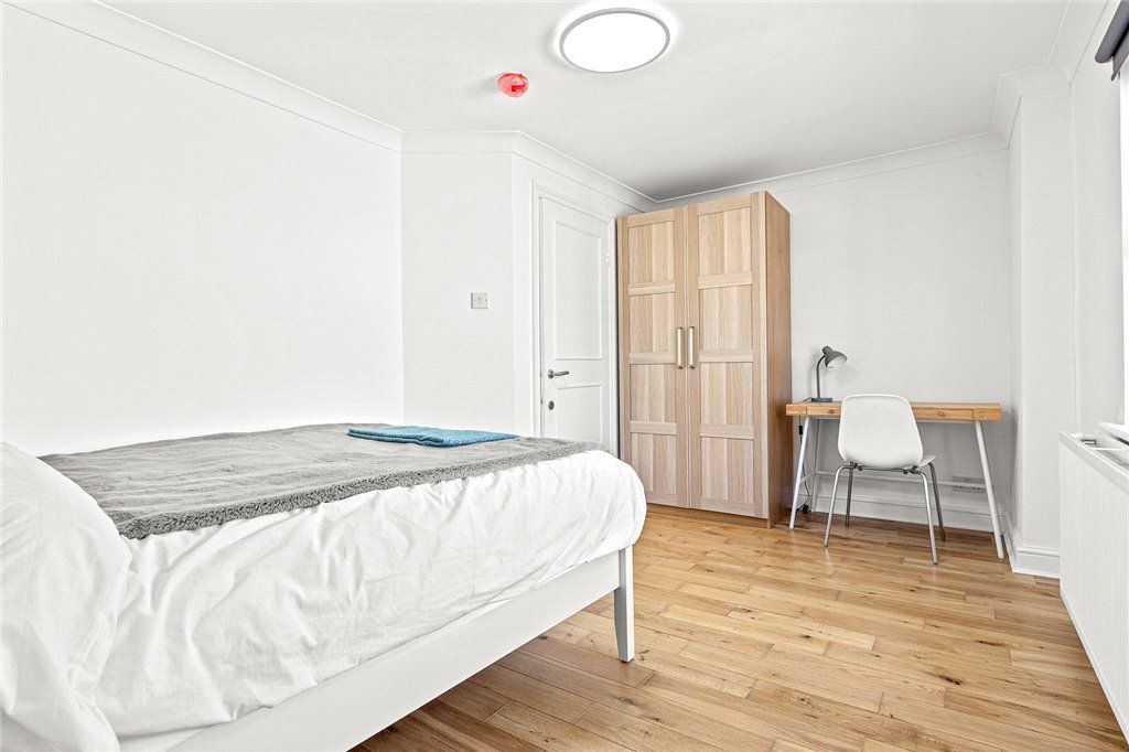 Property photo 2 of 11 Room