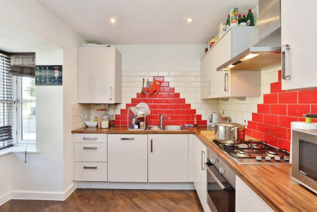 Property photo 2 of 17