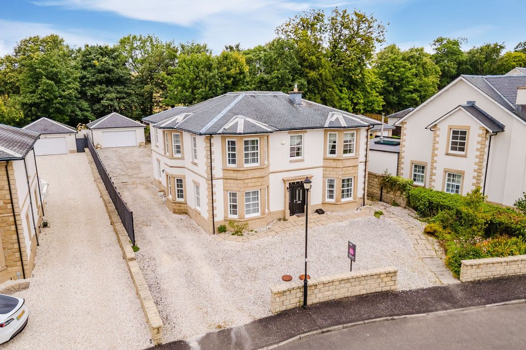 Property photo 1 of 34