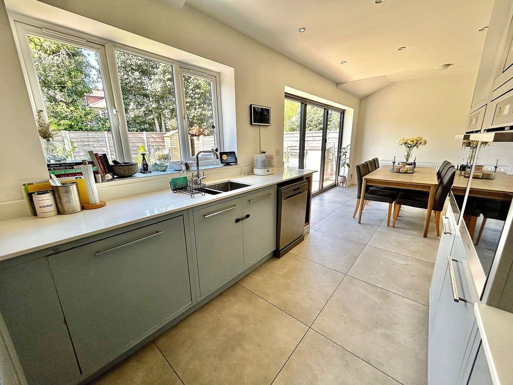 Property photo 2 of 30 Kitchen