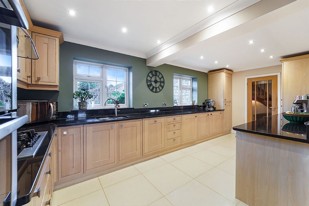 Property photo 3 of 16