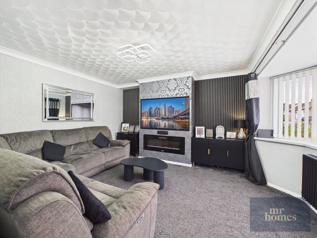 Property photo 3 of 36