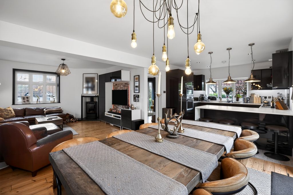 Property photo 1 of 21 Open Plan Living