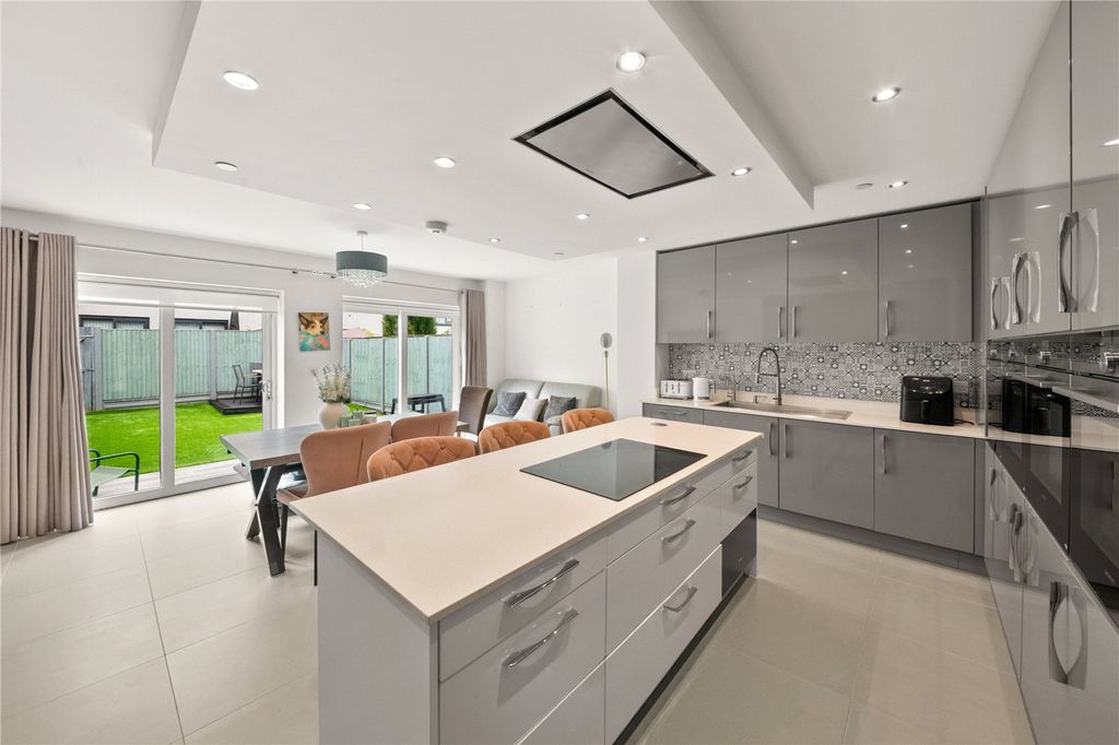 Property photo 2 of 14 Kitchen