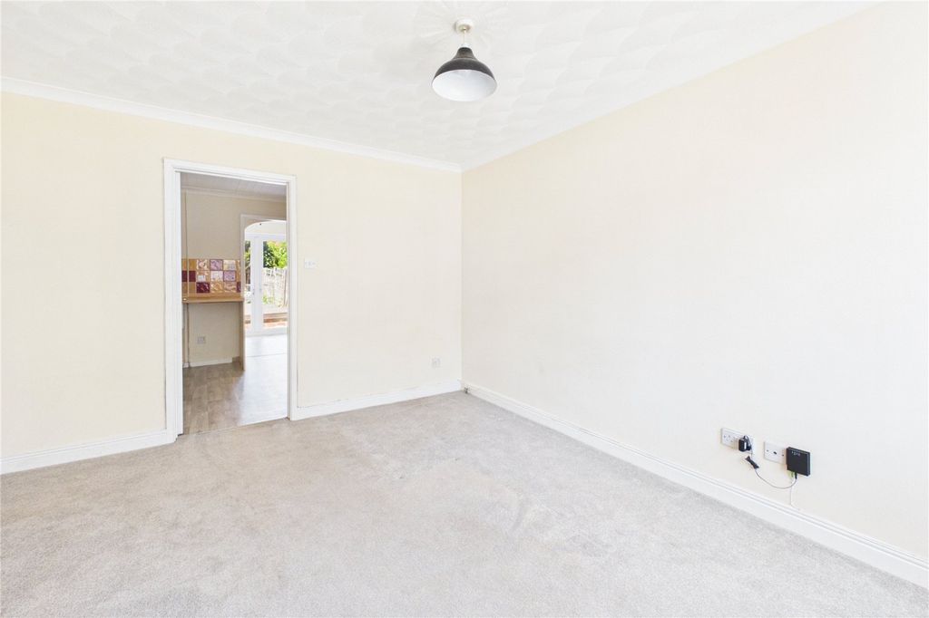 Property photo 3 of 20 Picture No. 02