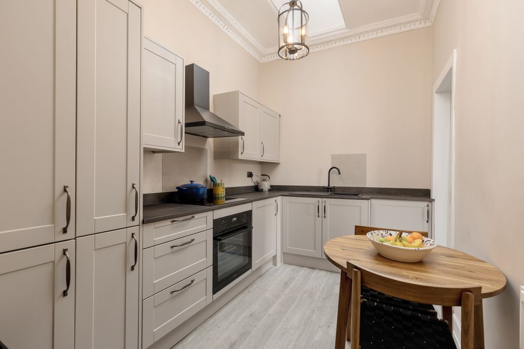 Property photo 2 of 9 Property Image 3