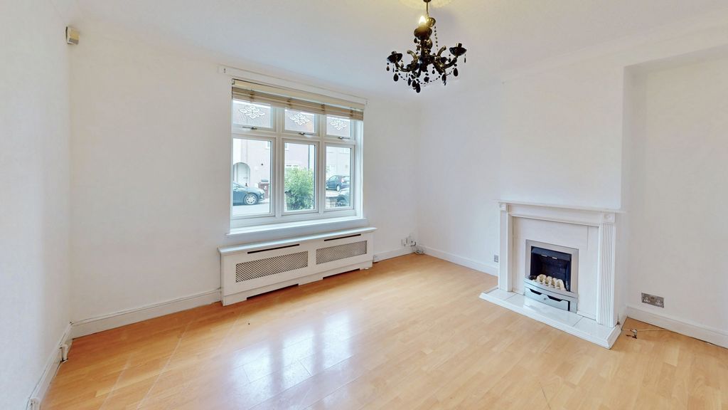 Property photo 2 of 16 Photo 3