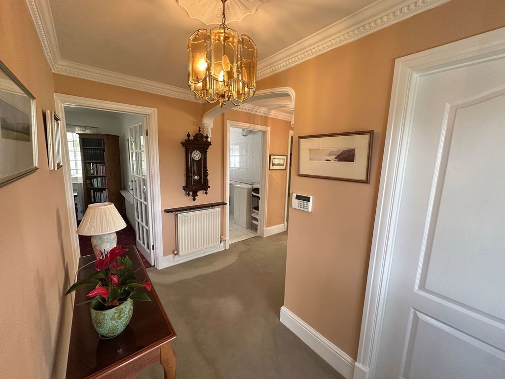 Property photo 2 of 22