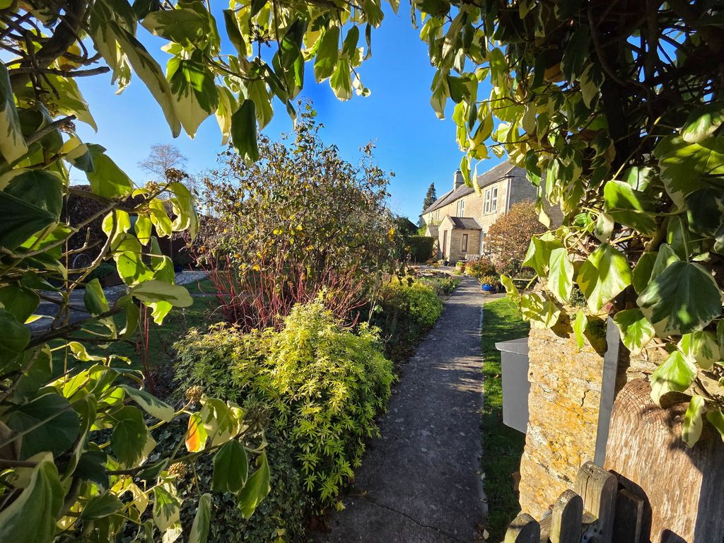 Property photo 1 of 25