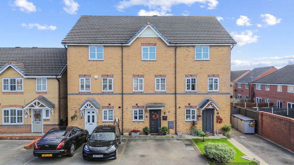 Property photo 1 of 27