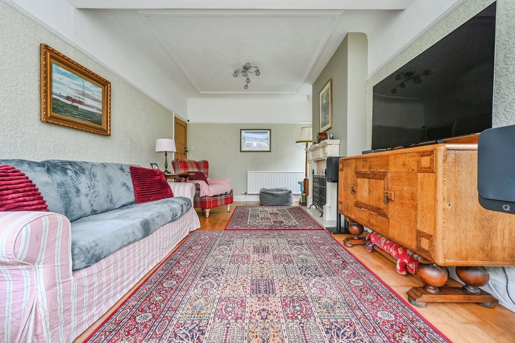 Property photo 3 of 17 Pbox-Img.Jpg