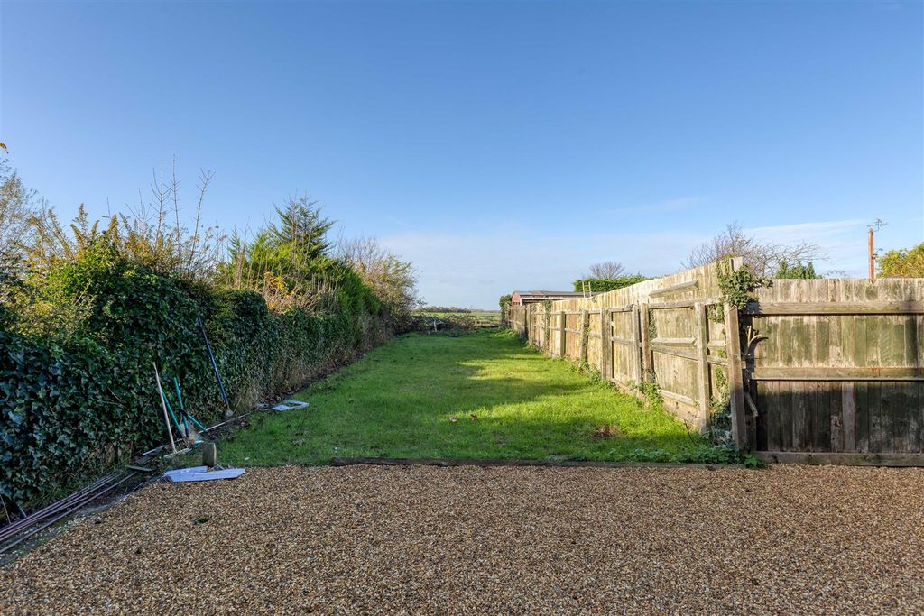 Property photo 3 of 17 West Facing Garden