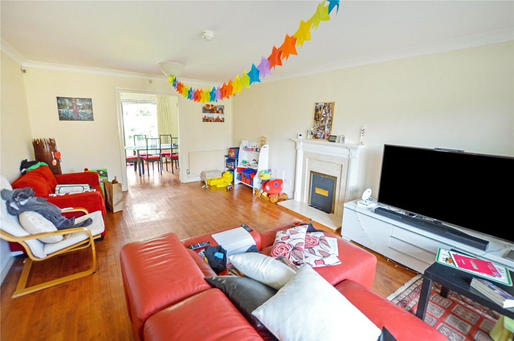 Property photo 2 of 17 Living Room