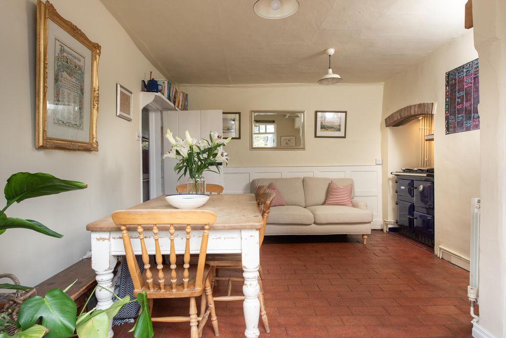 Property photo 3 of 27 Image