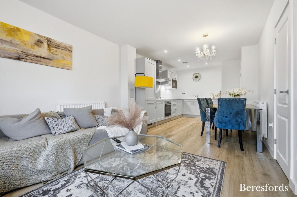 Property photo 3 of 20 Picture No. 24