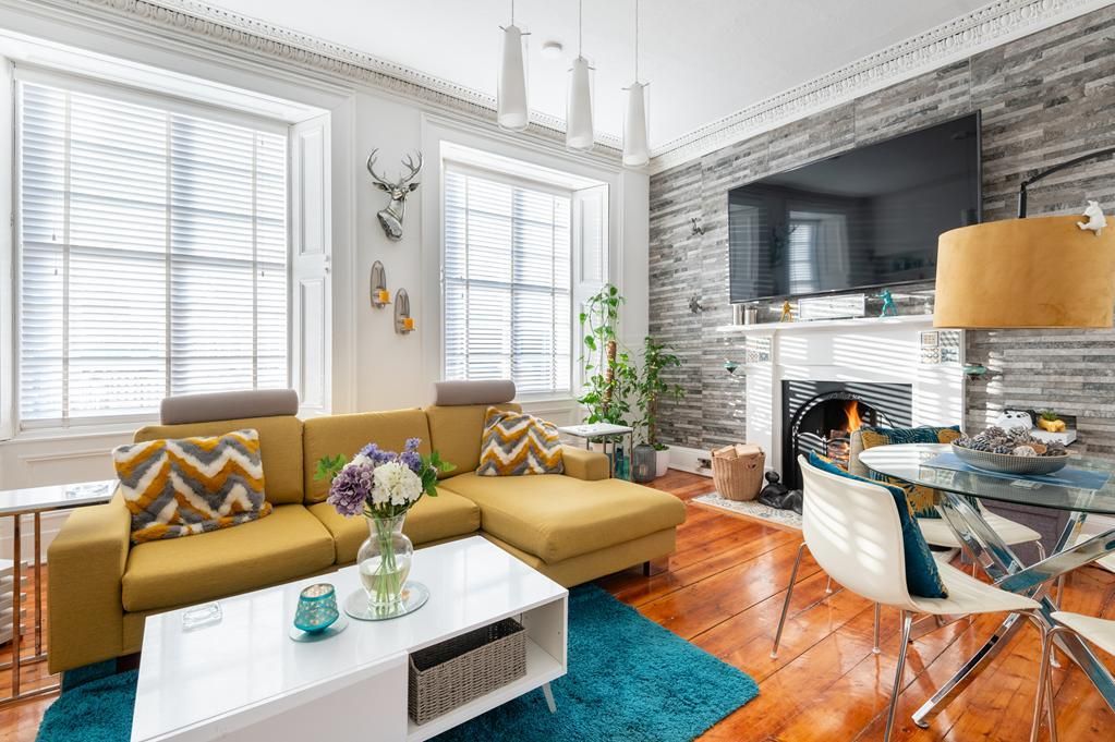 Property photo 2 of 31 Cup1442Seg Living Room.Jpg