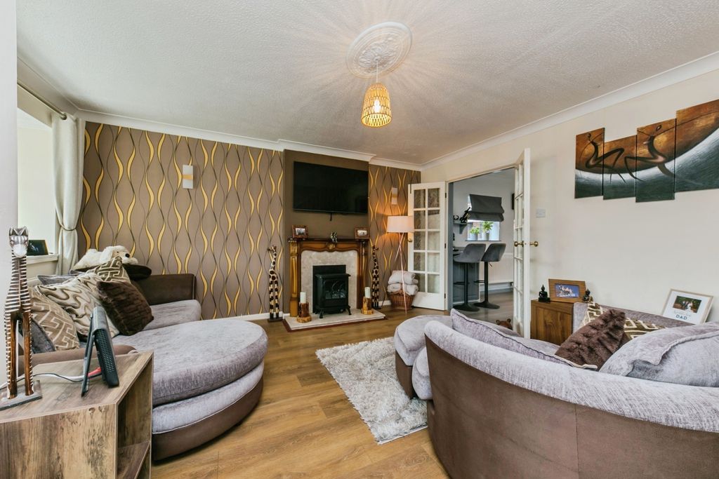 Property photo 3 of 20 Pbox-Img.Jpg