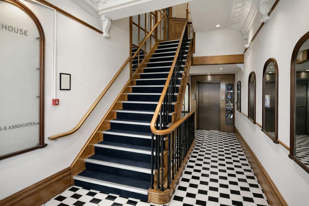 Property photo 1 of 5 Staircase 1.Png