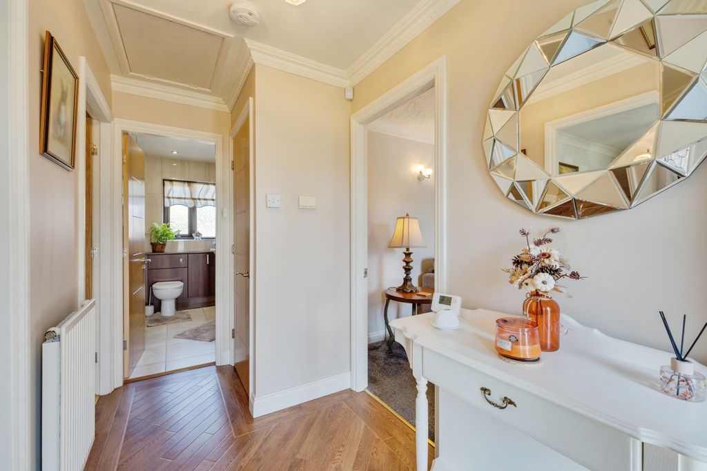 Property photo 3 of 28 Pbox-Img.Jpg