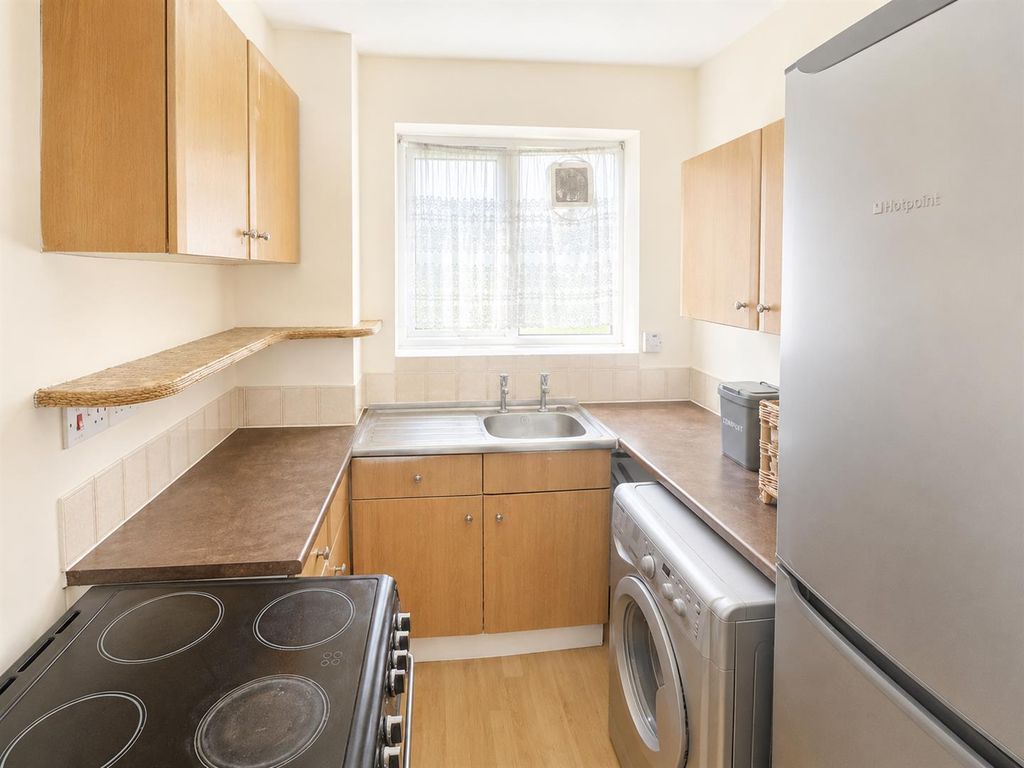 Property photo 3 of 5 Coopers Estate Agents