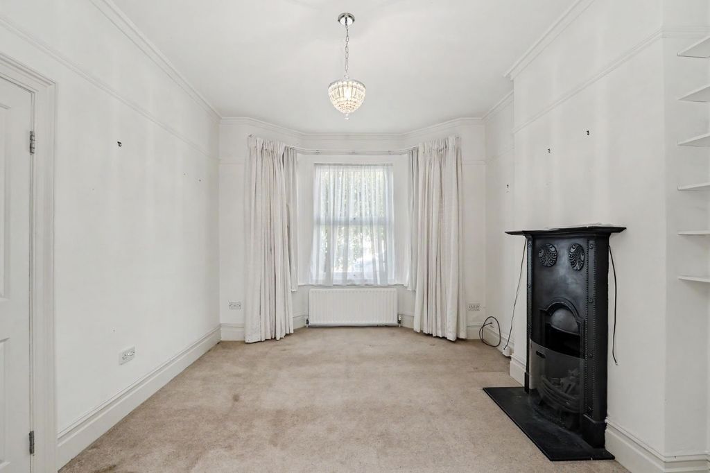 Property photo 2 of 21