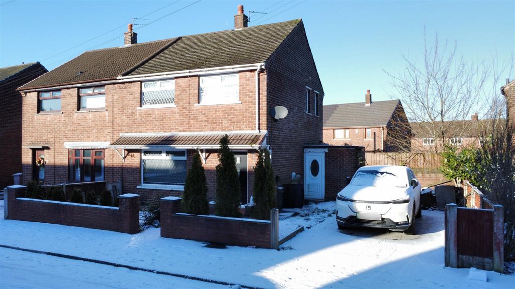 Property photo 1 of 19 Oak Avenue For Sale