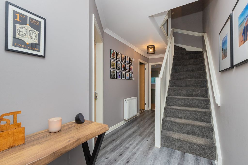 Property photo 3 of 28 Hallway