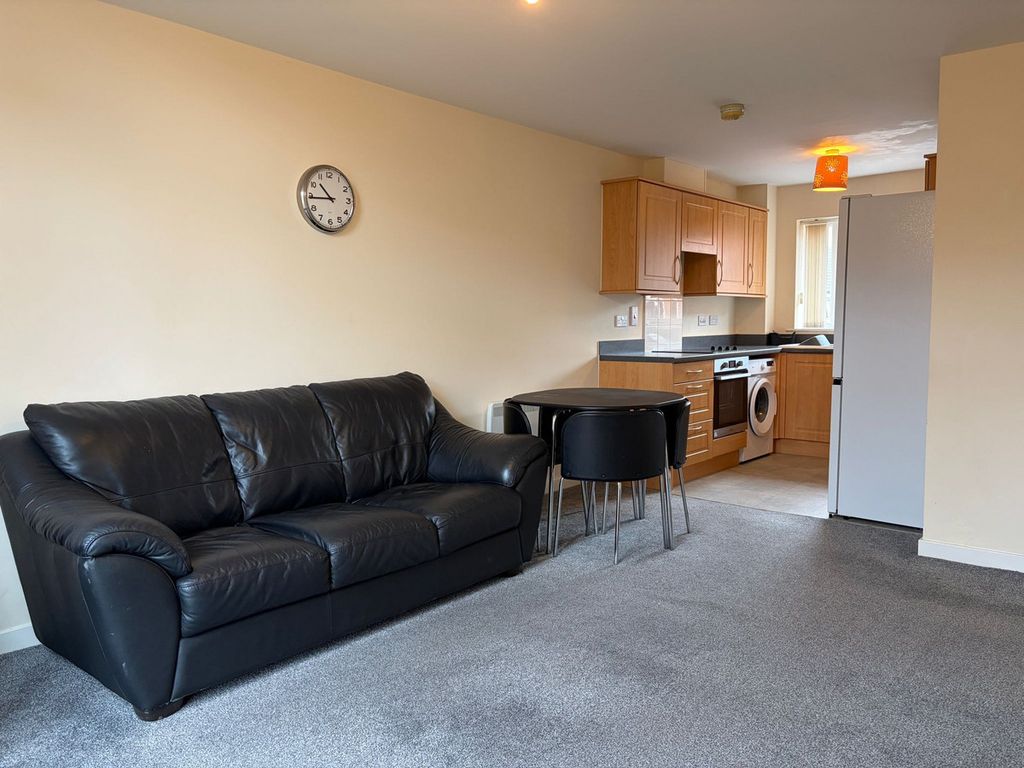 Property photo 3 of 12