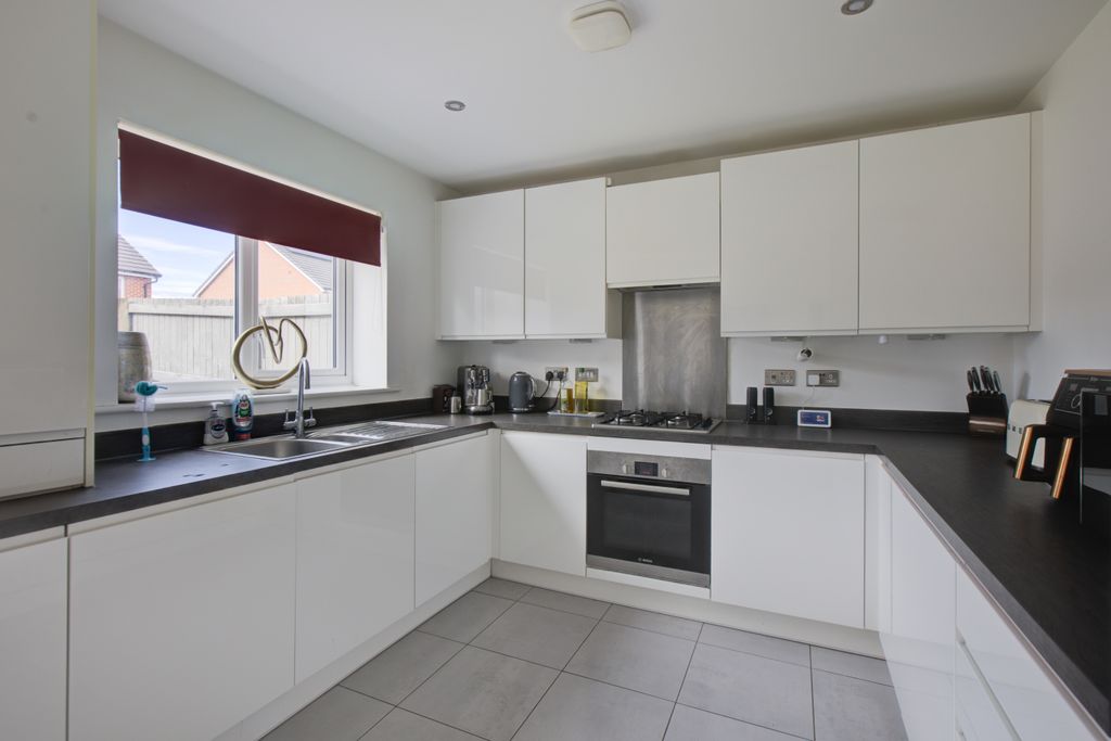 Property photo 3 of 19 Bespoke Kitchen