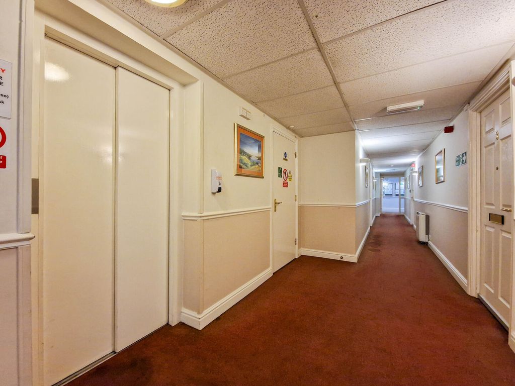 Property photo 2 of 15 Hallway