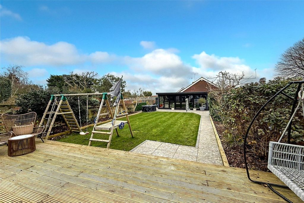 Property photo 2 of 28 Picture No. 35