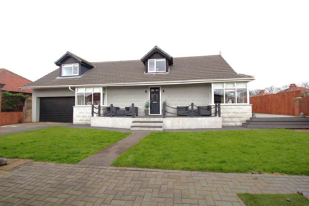 Property photo 2 of 22 Front External.Jpg