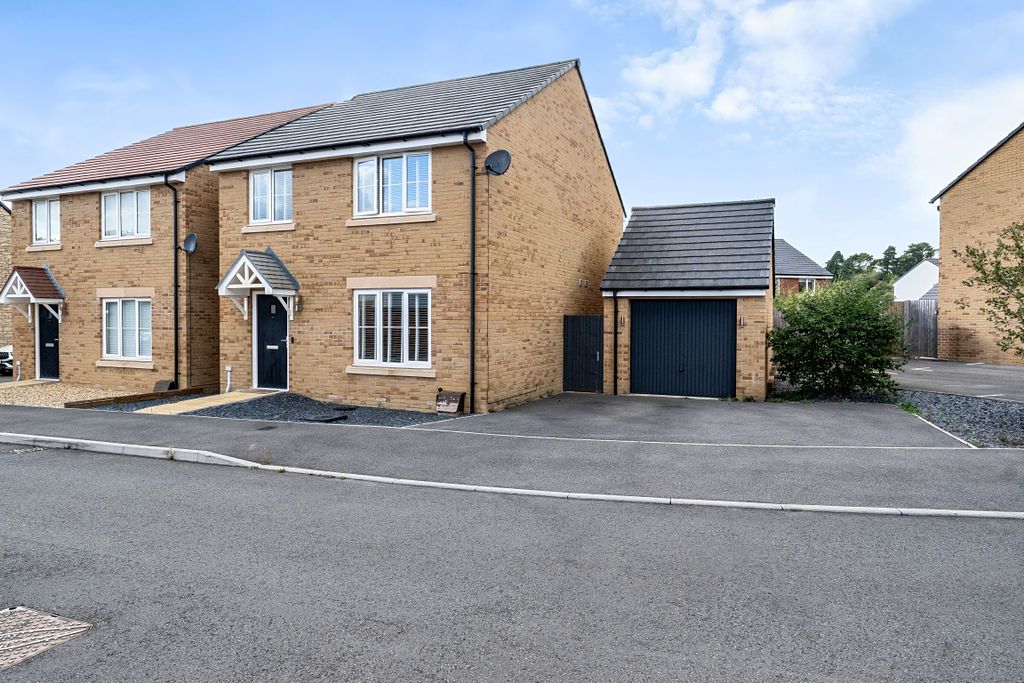 Property photo 1 of 16 152057817
