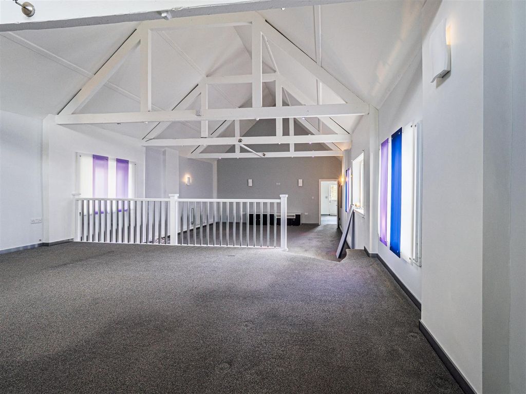 Property photo 3 of 37