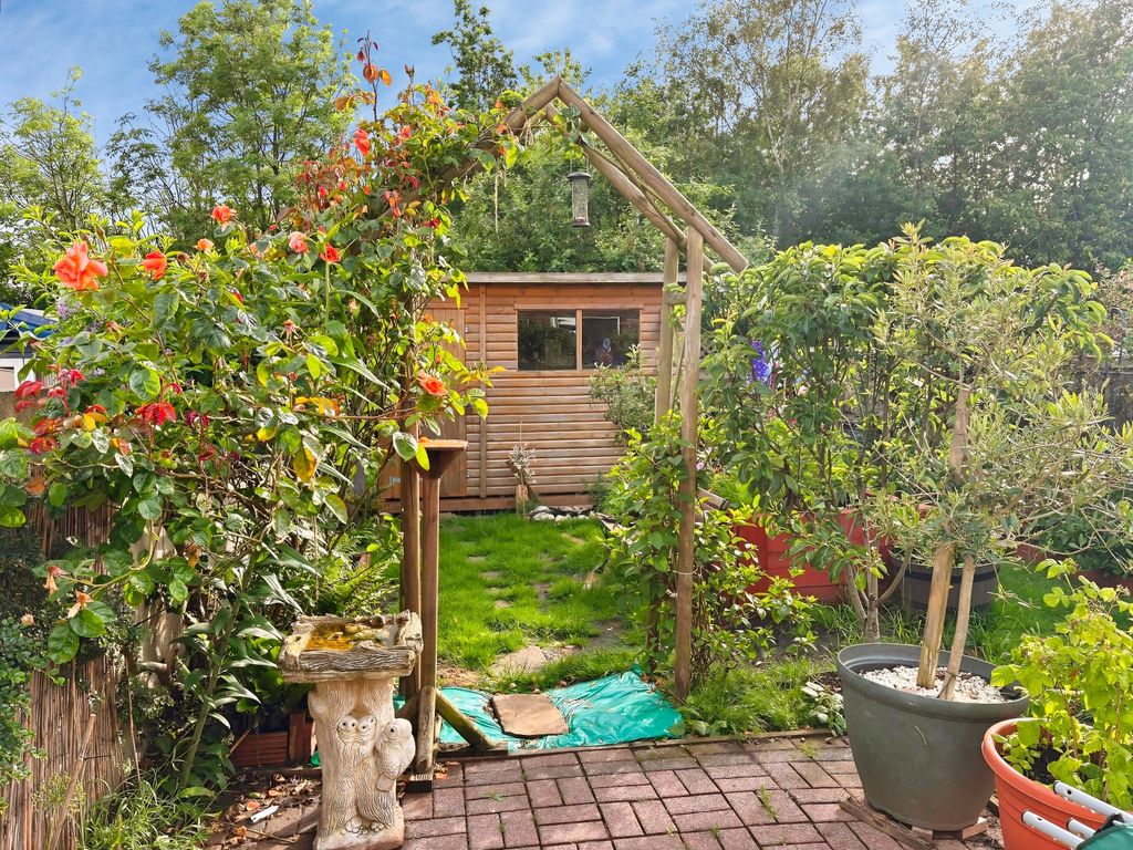 Property photo 2 of 16 D9Acb906-1000121036