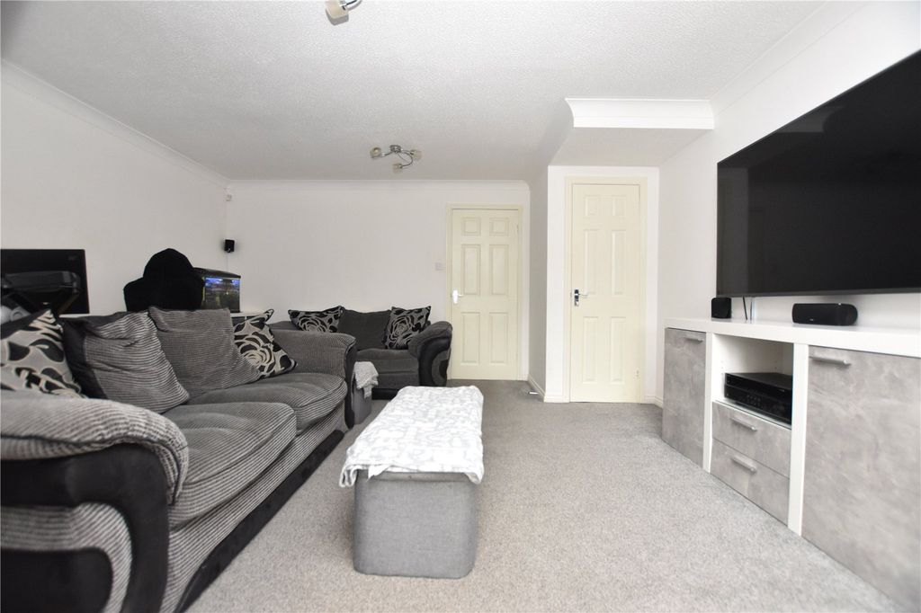 Property photo 3 of 23 Picture No. 12
