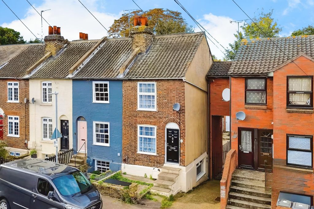 Property photo 1 of 10