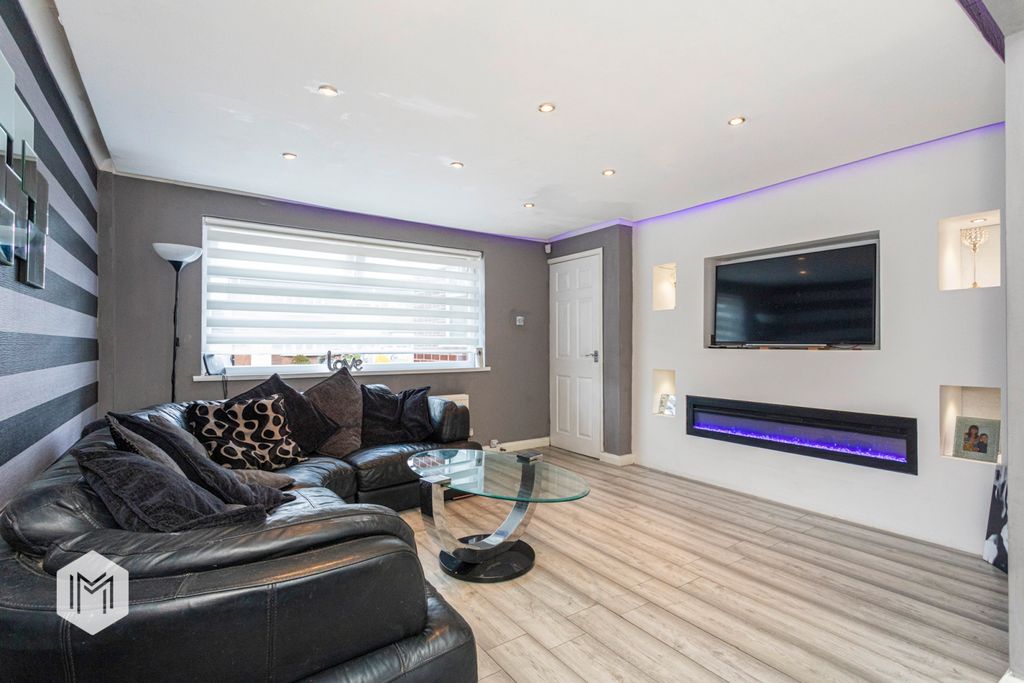 Property photo 2 of 22 Picture No. 18