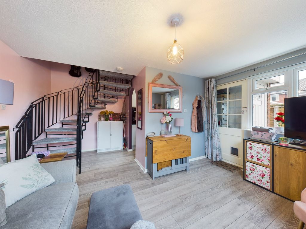 Property photo 2 of 9 Living/Dining Room