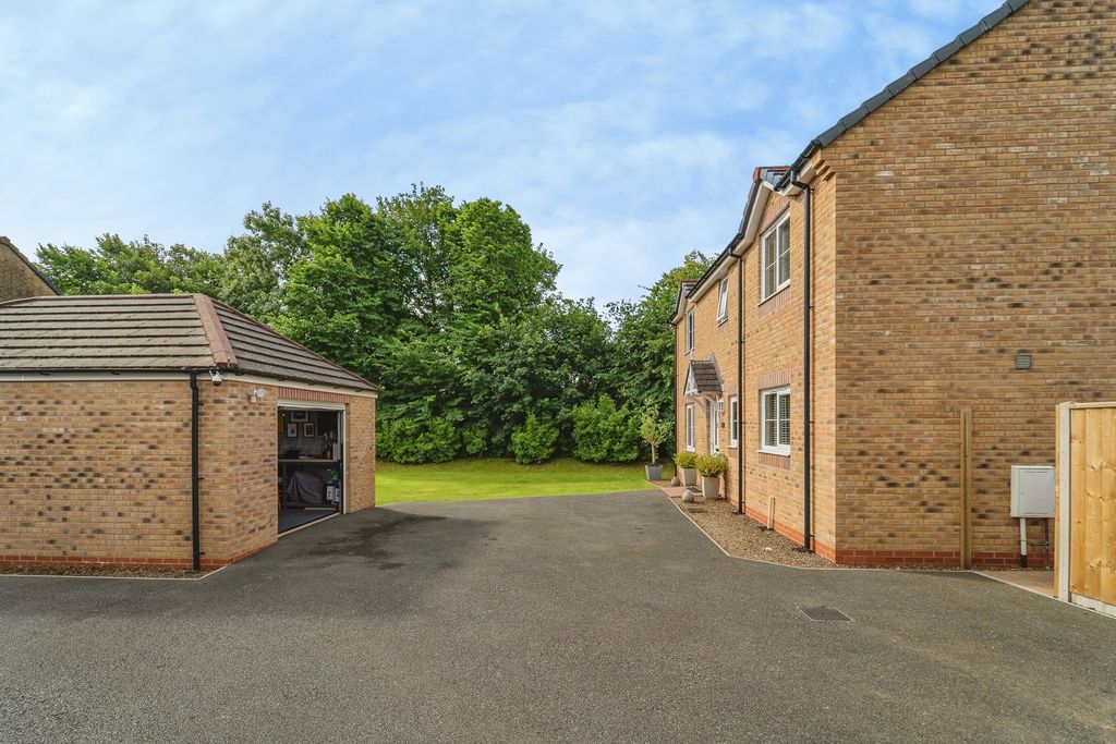 Property photo 1 of 30 Pbox-Img.Jpg