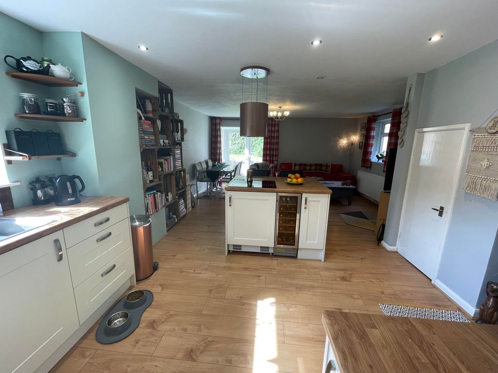 Property photo 2 of 10 Image