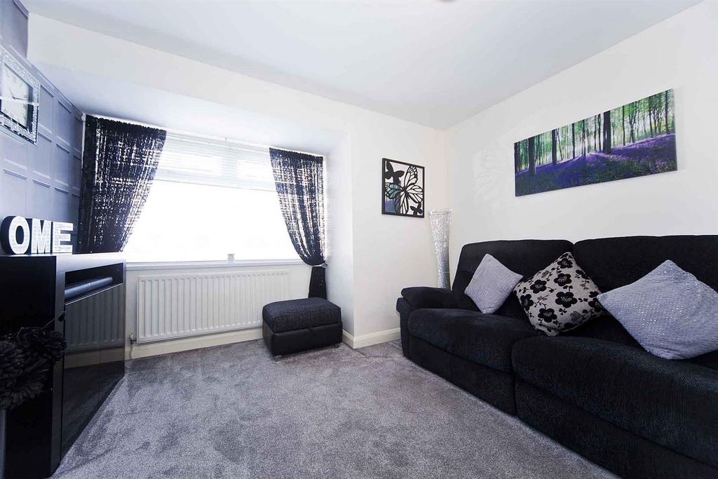Property photo 3 of 33