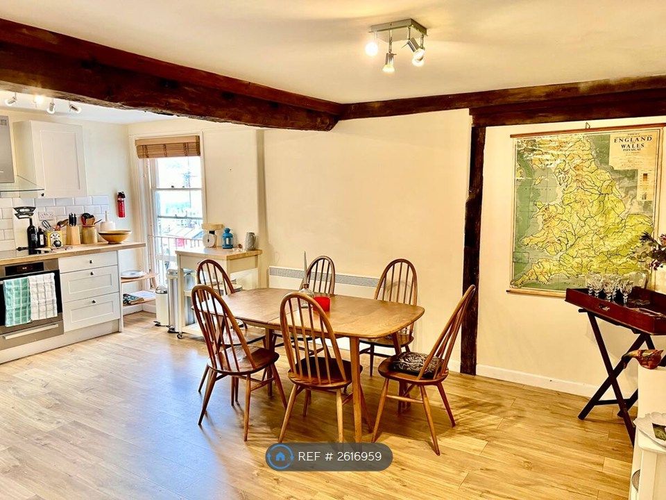 Property photo 1 of 10 Spacious Kitchen