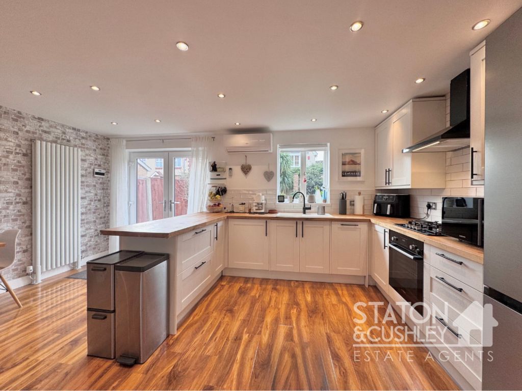 Property photo 2 of 28