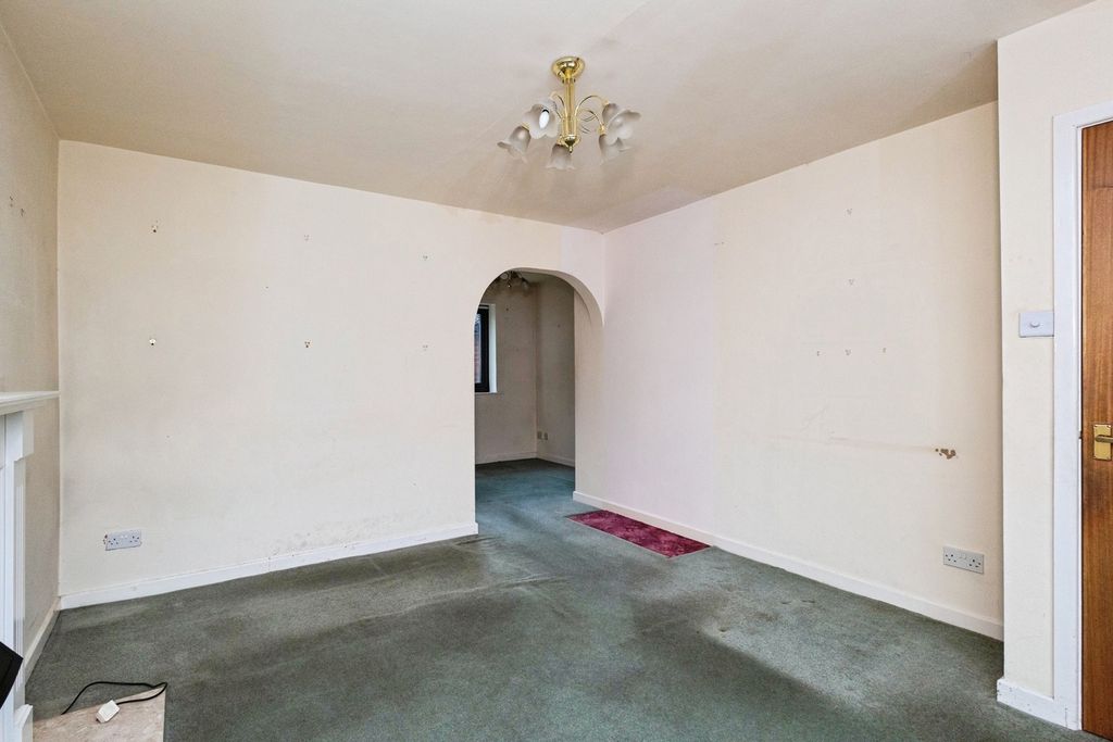 Property photo 2 of 16 Photo